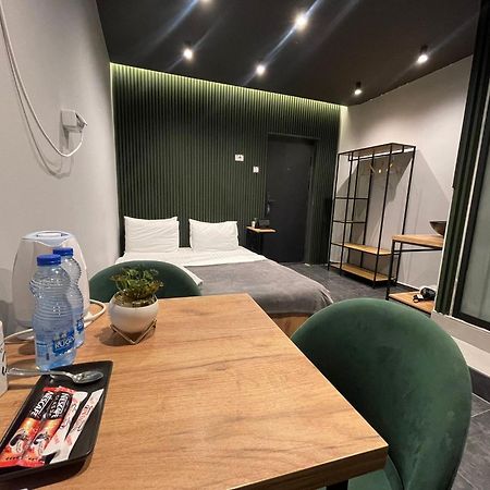 Central M - 5 Apartments Skopje Bagian luar foto