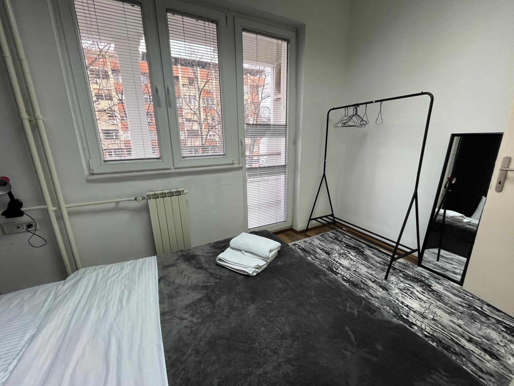 Central M - 5 Apartments Skopje Bagian luar foto