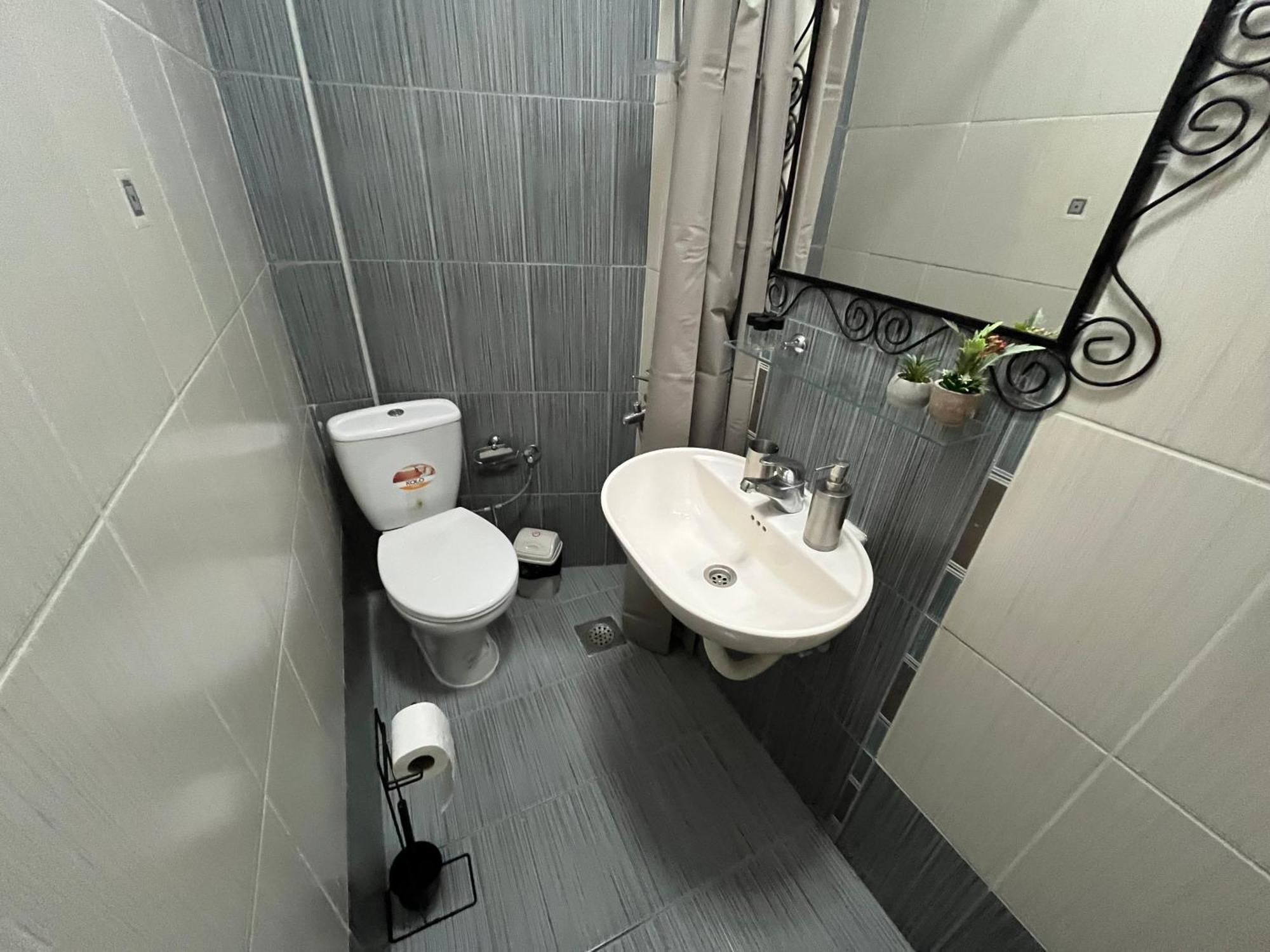 Central M - 5 Apartments Skopje Bagian luar foto