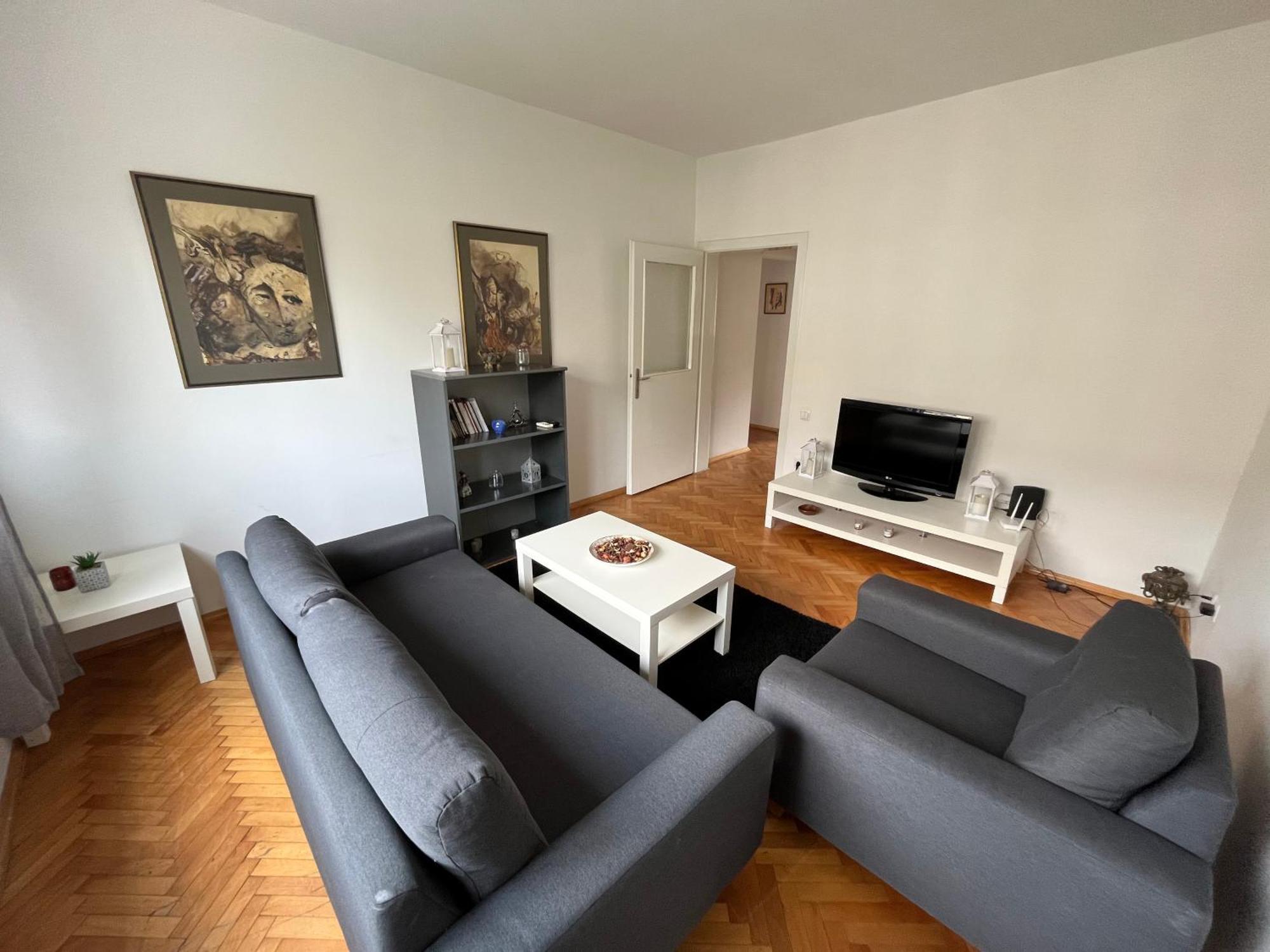 Central M - 5 Apartments Skopje Bagian luar foto