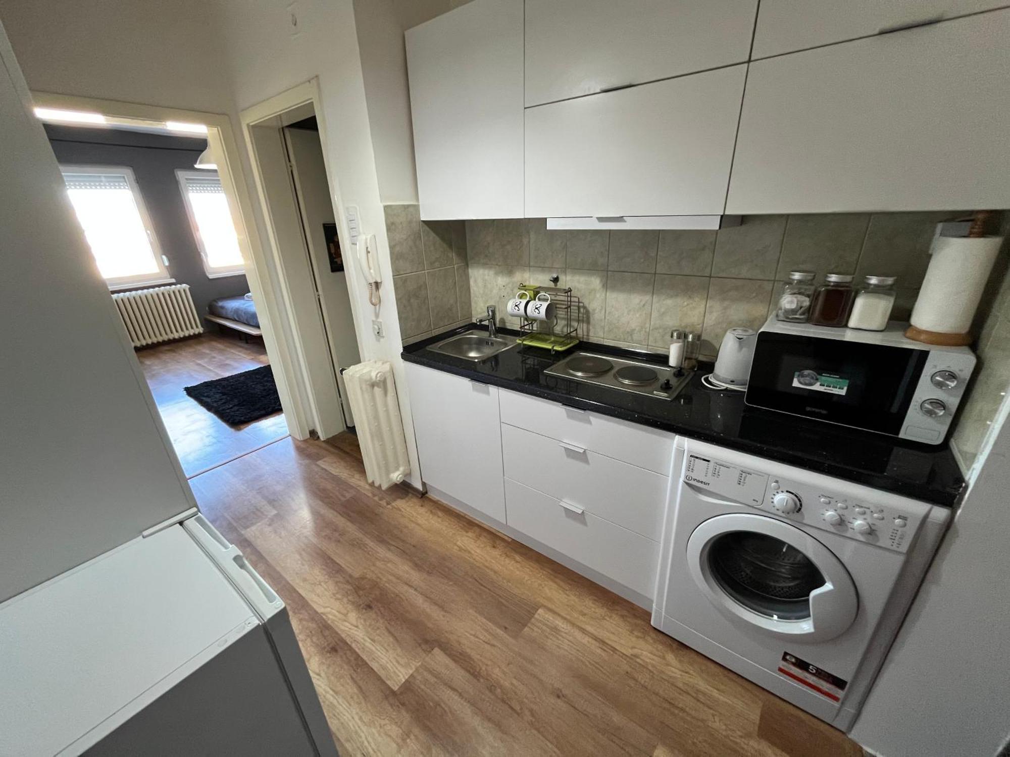 Central M - 5 Apartments Skopje Bagian luar foto