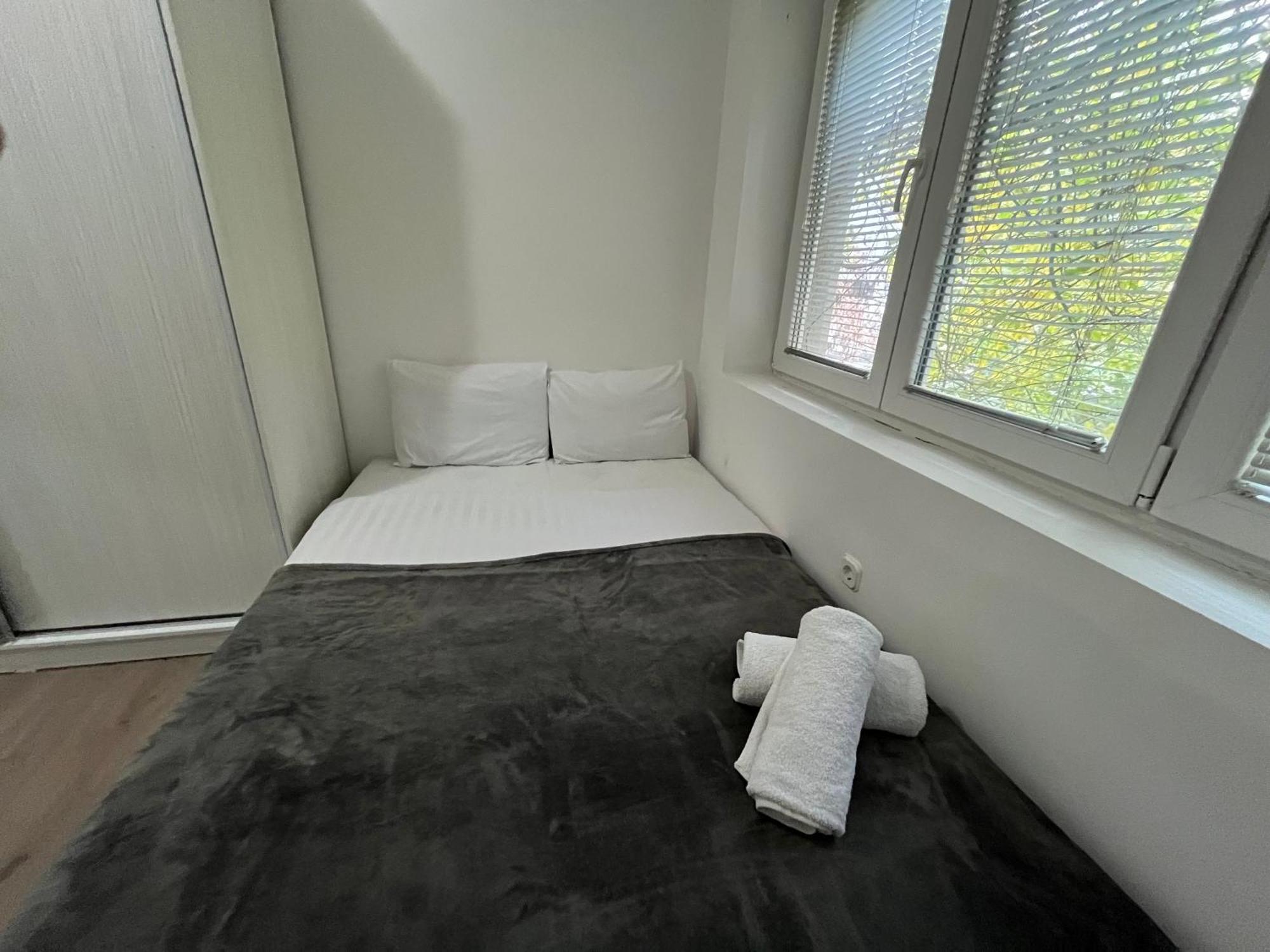 Central M - 5 Apartments Skopje Bagian luar foto